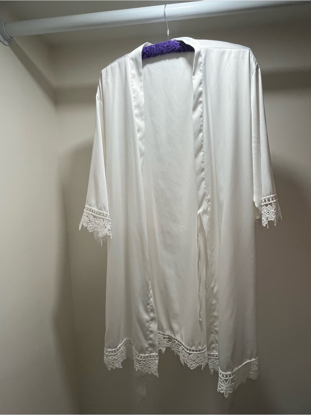 Women's Lace-Trim Satin Robe - White